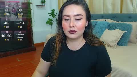 Snapshot of khalia_ chatting on June 7, 2:32 pm K H A I L A online show from June 7, 2:32 pm