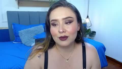 Snapshot of khalia_ chatting on June 11, 7:01 pm K H A I L A online show from June 11, 7:01 pm