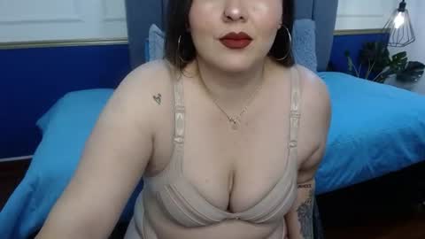 Snapshot of khalia_ chatting on June 25, 3:49 pm K H A I L A online show from June 25, 3:49 pm