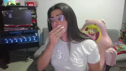 Snapshot of khalifa_gold chatting on November 24, 8:03 am Khalifa Kasumi online show from November 24, 8:03 am