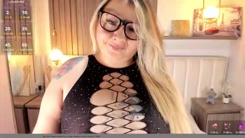 Snapshot of kharla_marin chatting on September 23, 10:35 pm Kharla Marin online show from September 23, 10:35 pm