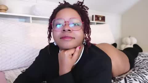 Snapshot of khayaparker chatting on February 2, 9:13 pm Khaya online show from February 2, 9:13 pm