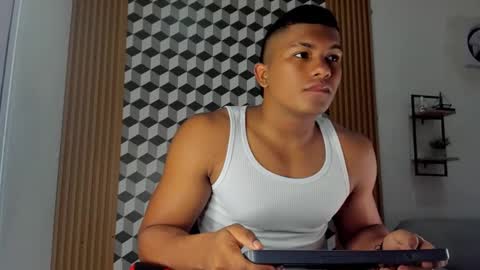 khen_west1 online show from March 1, 6:32 pm
