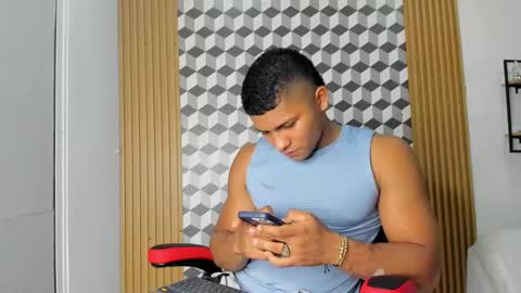 khen_west1 online show from March 3, 7:17 pm