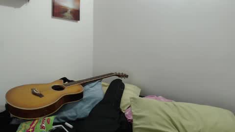 khevinlopezonig online show from December 25, 2:35 am