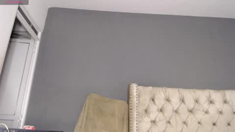 Snapshot of khloe33 chatting on April 25, 11:57 pm khloe33 online show from April 25, 11:57 pm