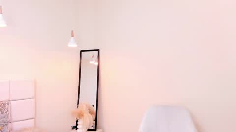 Khloe online show from April 3, 12:14 pm