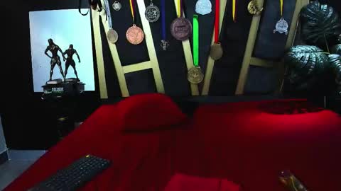    online show from March 25, 6:25 pm