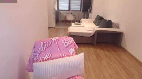 Khloe online show from January 31, 12:29 pm