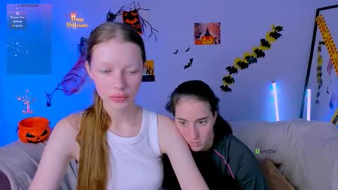 Snapshot of khloebeauty chatting on October 22, 7:24 pm khloebeauty online show from October 22, 7:24 pm