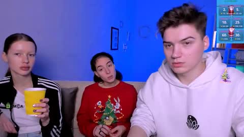 khloebeauty online show from December 2, 8:15 pm