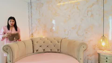 Khloe online show from November 26, 4:57 am