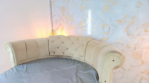 Khloe online show from March 27, 9:42 am