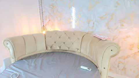 Khloe online show from April 24, 5:21 am