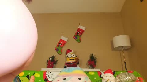 Khloe online show from December 19, 4:56 am