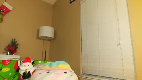 Khloe online show from December 19, 11:03 pm