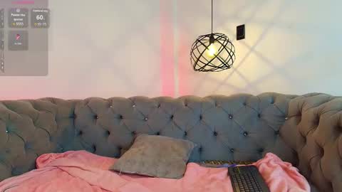 Snapshot of khloejohnson chatting on September 24, 7:06 pm khloejohnson online show from September 24, 7:06 pm