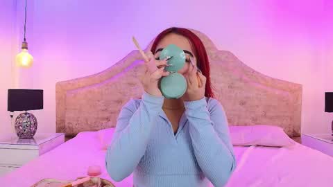 Snapshot of khloejohnson chatting on October 3, 8:17 pm khloejohnson online show from October 3, 8:17 pm