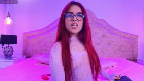 Snapshot of khloejohnson chatting on October 19, 3:29 am khloejohnson online show from October 19, 3:29 am