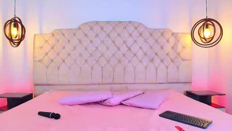 Snapshot of khloejohnson chatting on November 24, 3:28 am khloejohnson online show from November 24, 3:28 am