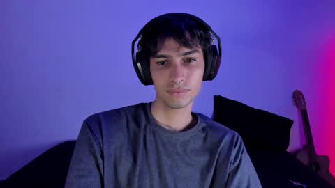 khozler_ online show from February 4, 2:39 am