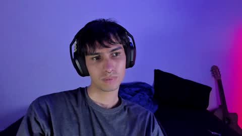 khozler_ online show from February 4, 5:53 am