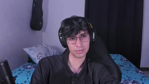 khozler_ online show from September 19, 11:38 pm