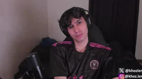 khozler_ online show from October 19, 7:47 pm