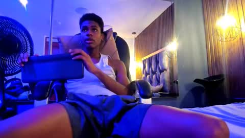 Kris Evans online show from February 12, 8:04 pm