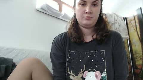 Snapshot of khrysssarah chatting on December 18, 12:33 pm Sarah online show from December 18, 12:33 pm