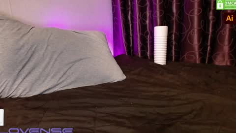 Hey Im Ivan everyday online 9am to 6pm 6 GMT Help me Reach K FollowerslPut your finger up  online show from January 6, 6:58 am