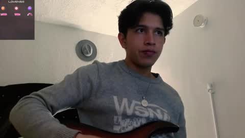 Snapshot of kianryu chatting on November 18, 2:17 am Adrian Chlloe online show from November 18, 2:17 am