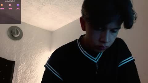 Snapshot of kianryu chatting on December 1, 2:49 am Adrian Chlloe online show from December 1, 2:49 am