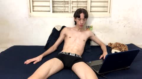 kiantwink online show from December 10, 8:49 pm