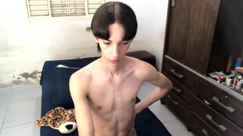 kiantwink online show from December 14, 8:51 pm