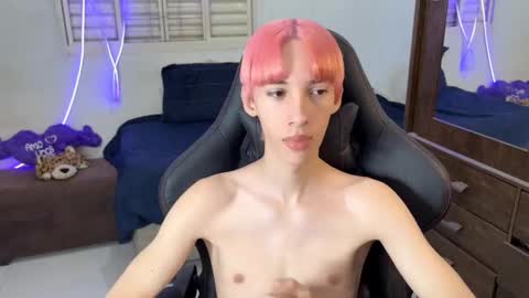 kiantwink online show from September 14, 9:36 pm