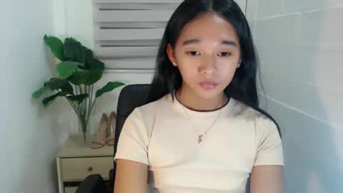 Snapshot of kiara_bedisa143 chatting on December 7, 5:04 am i love bella online show from December 7, 5:04 am