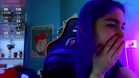 Snapshot of kiara_dream chatting on November 14, 10:40 pm Kira online show from November 14, 10:40 pm