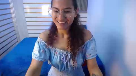 Snapshot of kiara_valmont chatting on March 14, 11:10 pm kiara valmont online show from March 14, 11:10 pm