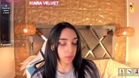 kiara_velvet__ online show from April 18, 5:11 am