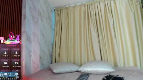 Kiara Zahiri online show from October 1, 11:16 am