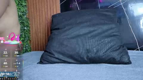 Kiara Zahiri online show from October 28, 10:52 am