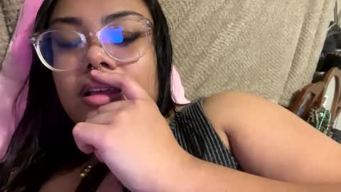 kiaradanielaxx online show from October 8, 7:06 am