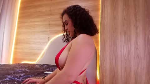 kiaralopez_ online show from April 10, 4:39 am