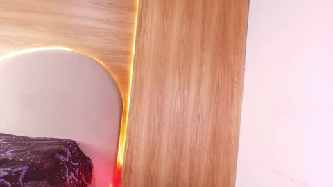 kiaralopez_ online show from April 14, 3:34 am