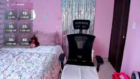 Snapshot of kiarielle chatting on June 30, 7:59 pm Kiarielle online show from June 30, 7:59 pm