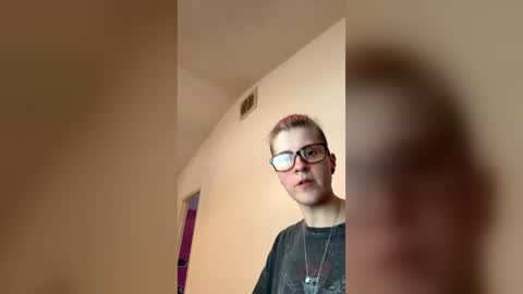 kiastarr online show from June 16, 12:02 am