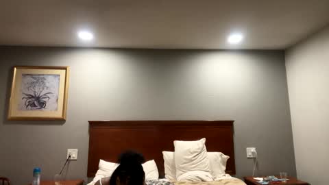 HunneysPlayRoom online show from February 14, 9:56 am