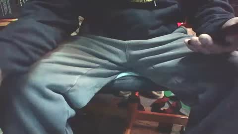 kick_1_down online show from December 4, 9:57 pm