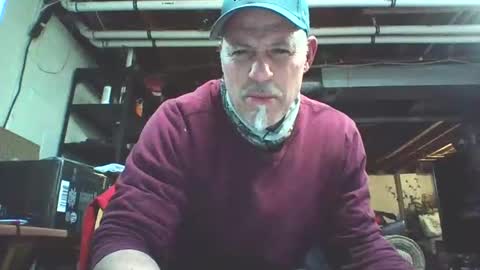 kick_1_down online show from December 15, 7:21 pm